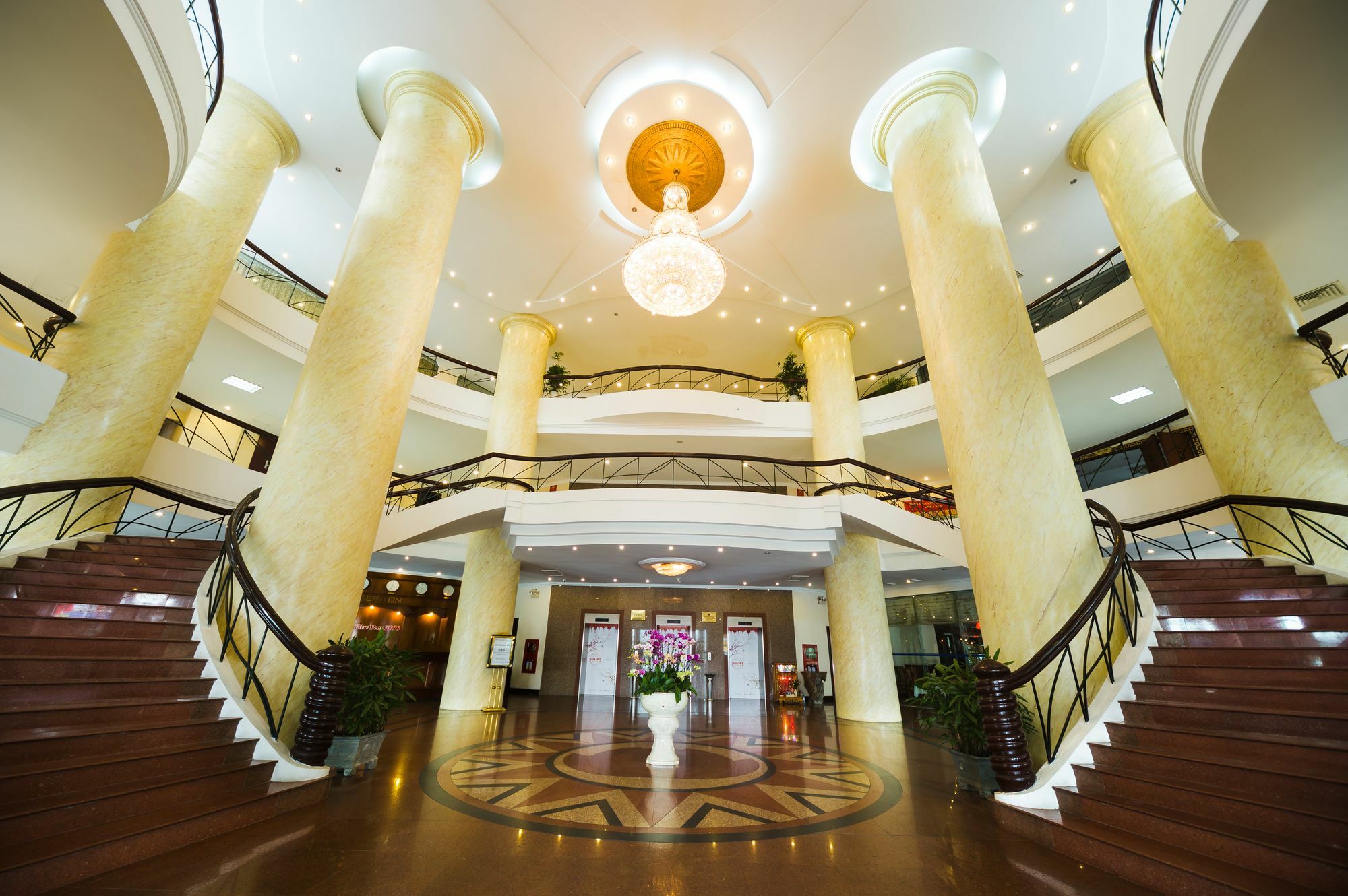 Muong Thanh Grand Phuong Dong Винь