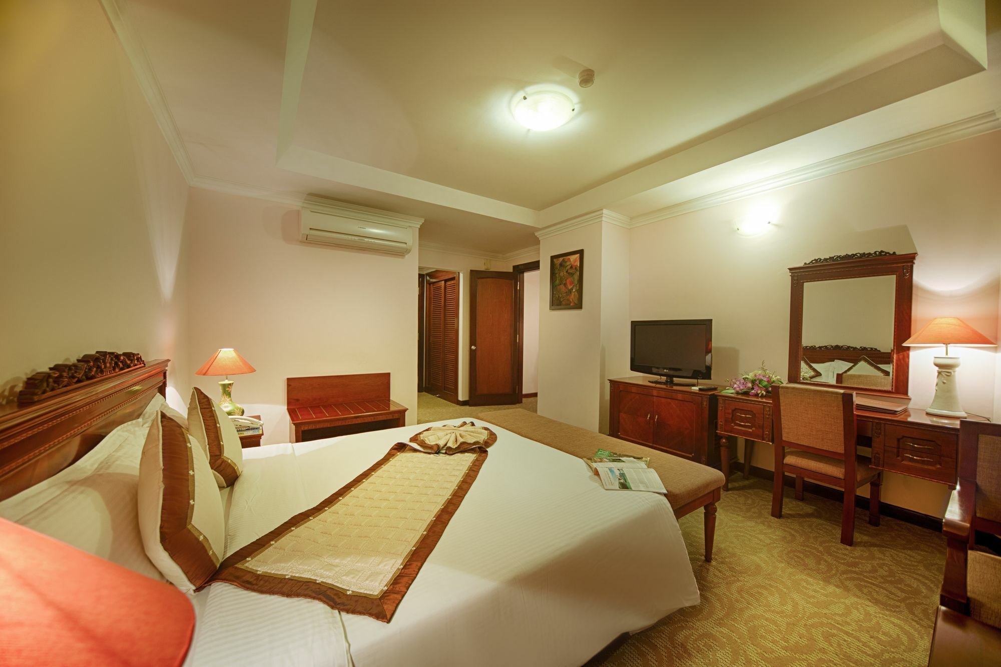 Muong Thanh Grand Phuong Dong Отель